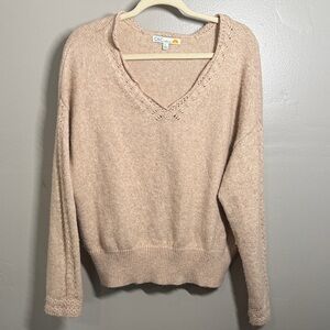 C&C California Women's Beige V-Neck Sweater